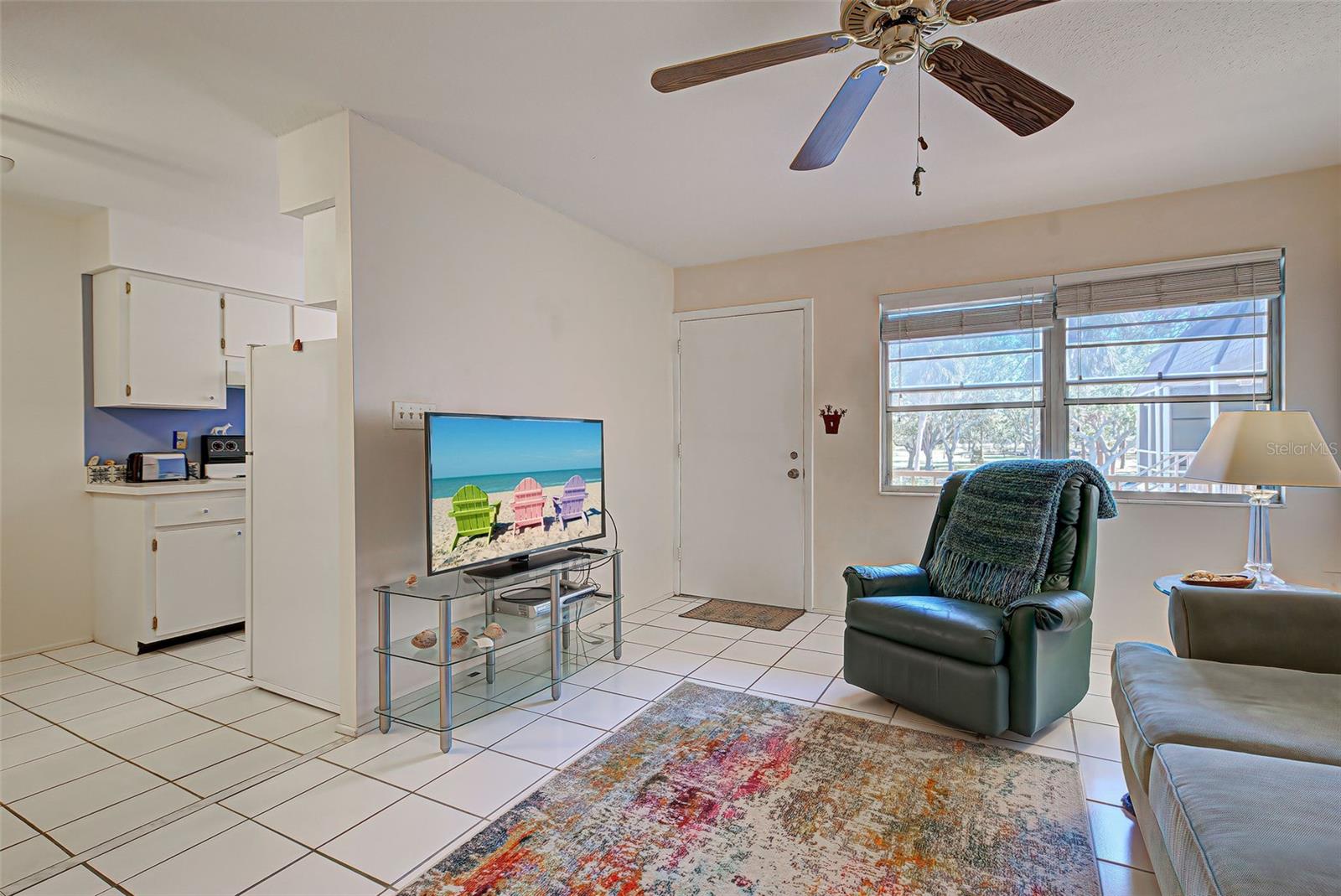 Photo 6 of 537 MANATEE CT #204