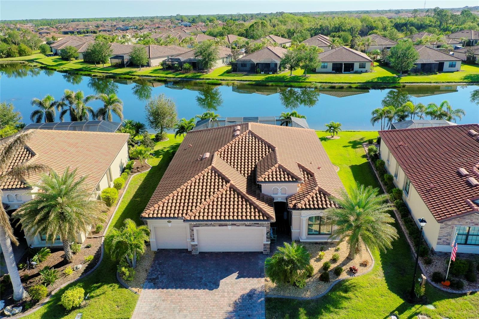 Photo 5 of 20460 GRANLAGO DR