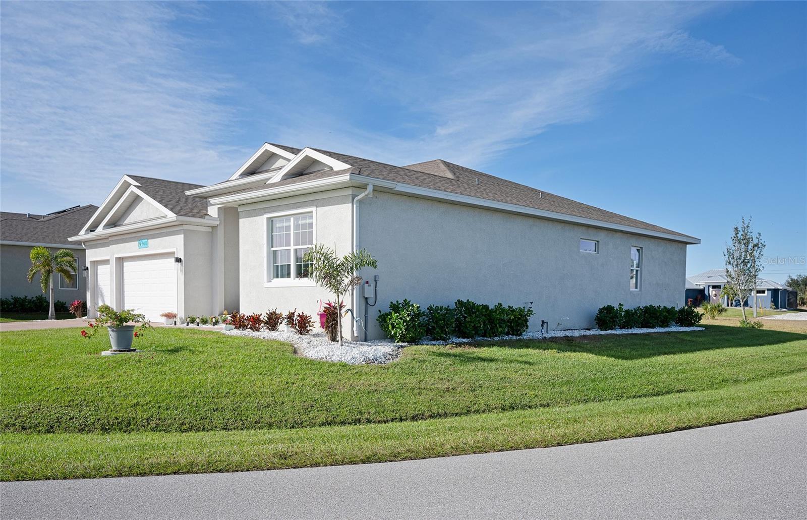 Photo 5 of 9401 PRESIDENT CIR