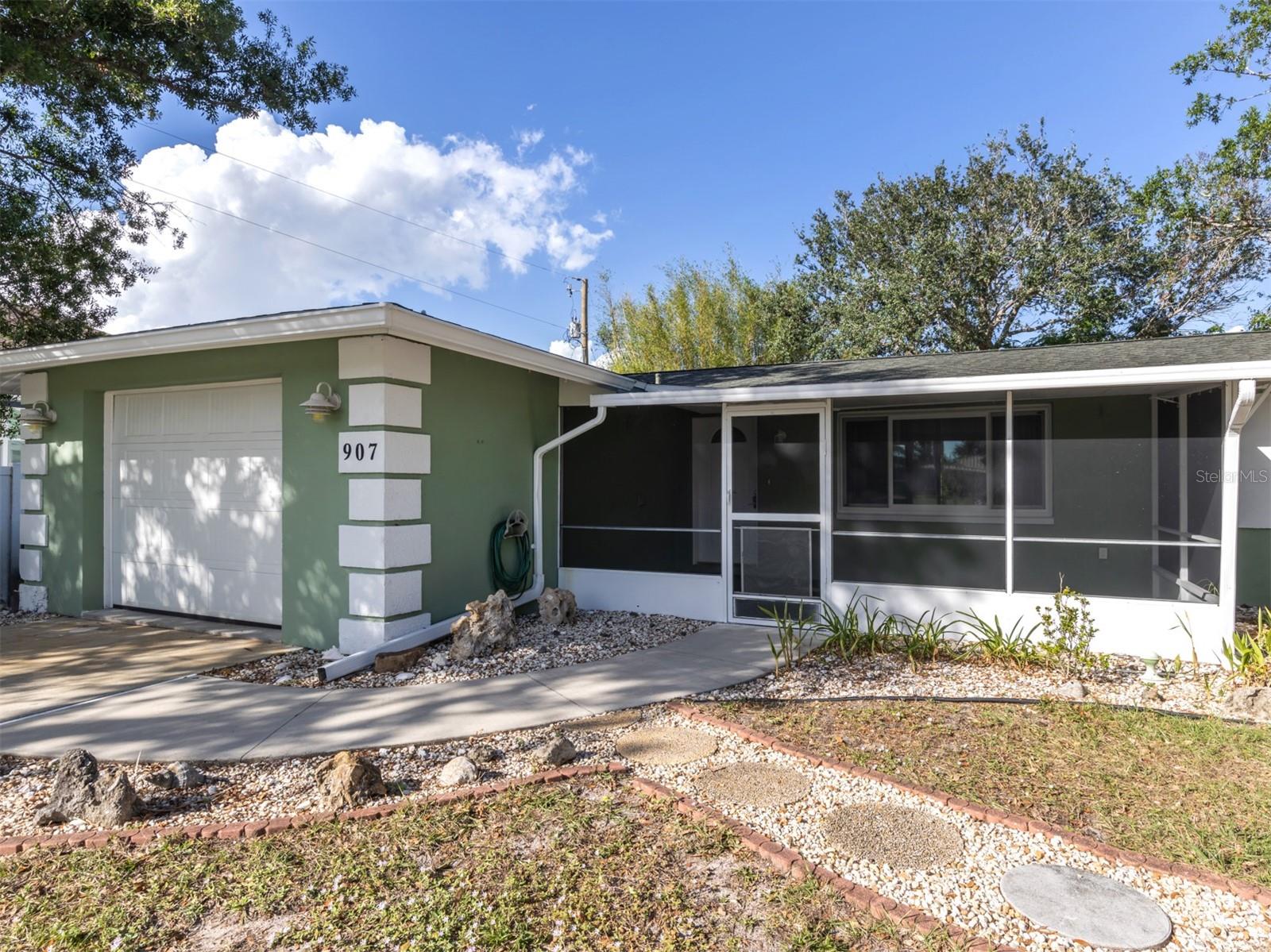 Photo of 907 SHASTA RD
