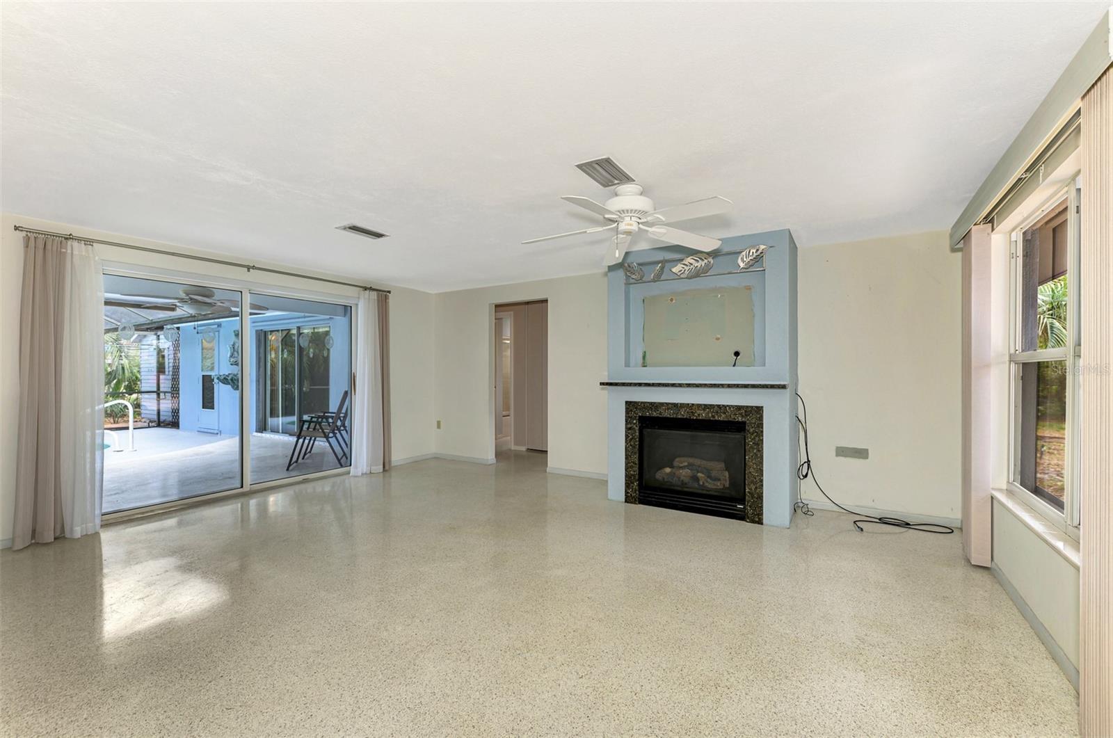 Photo 5 of 301 NASSAU ST N