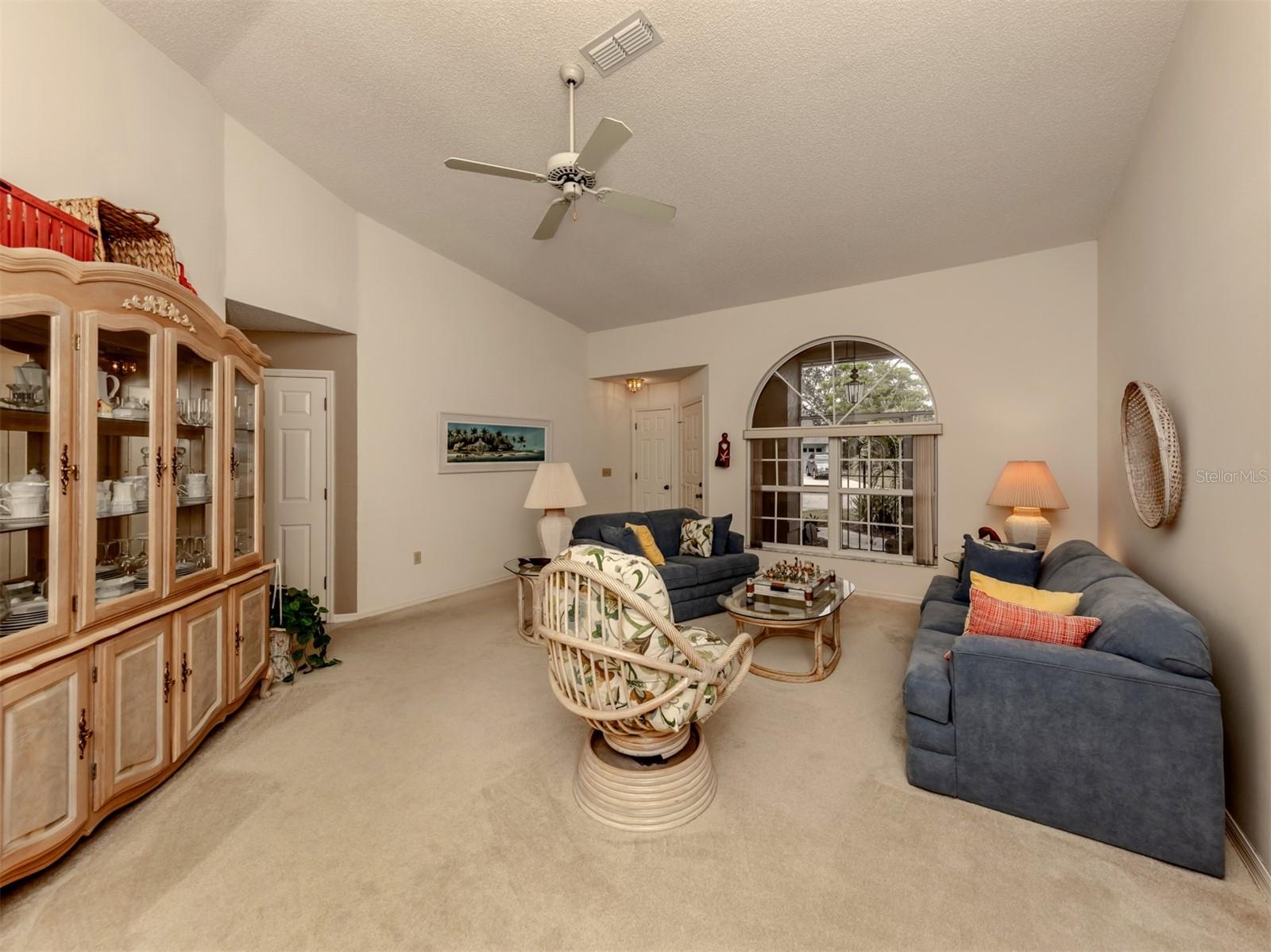 Photo 6 of 688 SUGARWOOD TRL