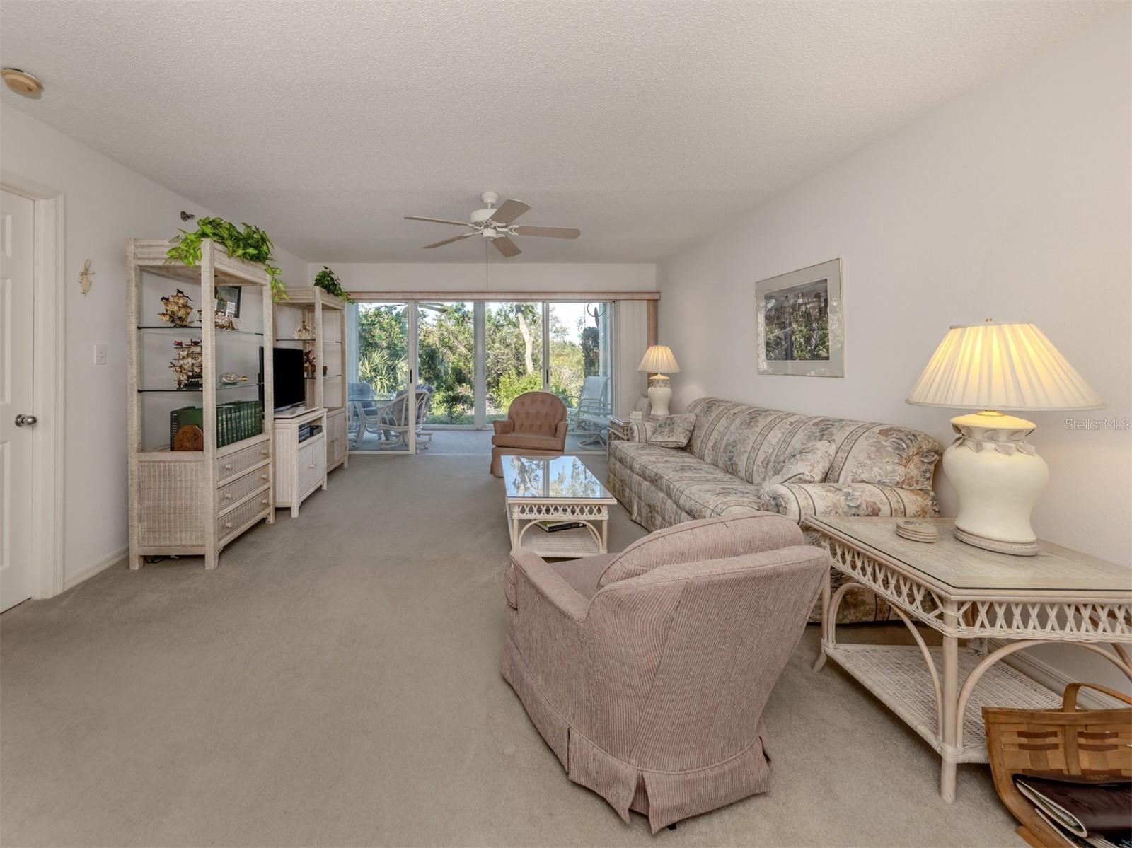 Photo 4 of 801 WATERSIDE DR #102