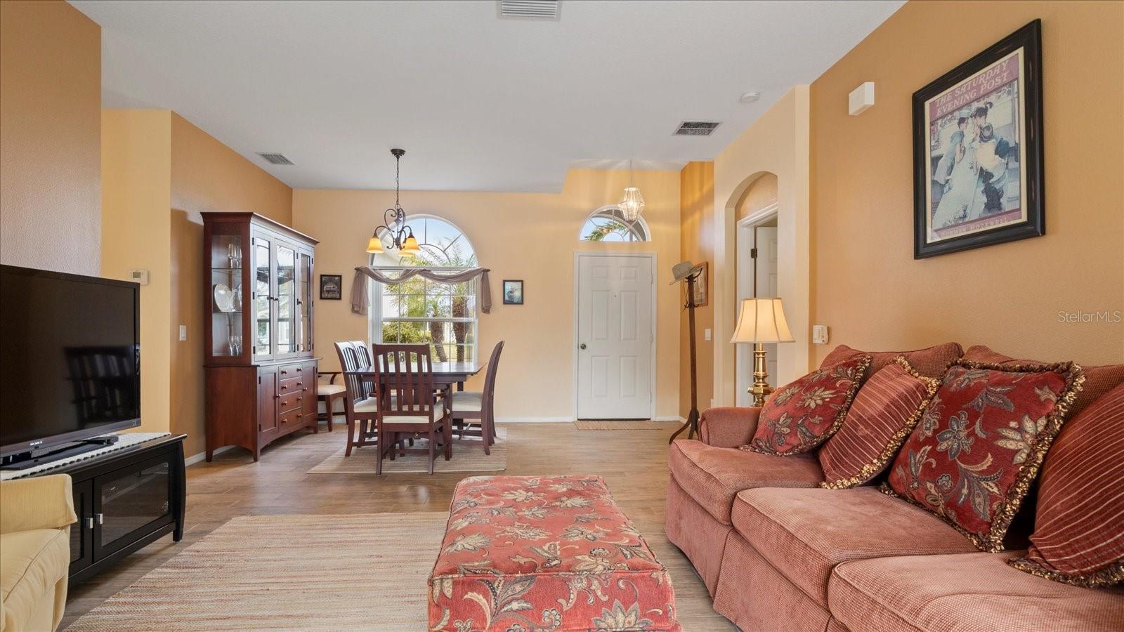 Photo 3 of 4004 LANDOR CT