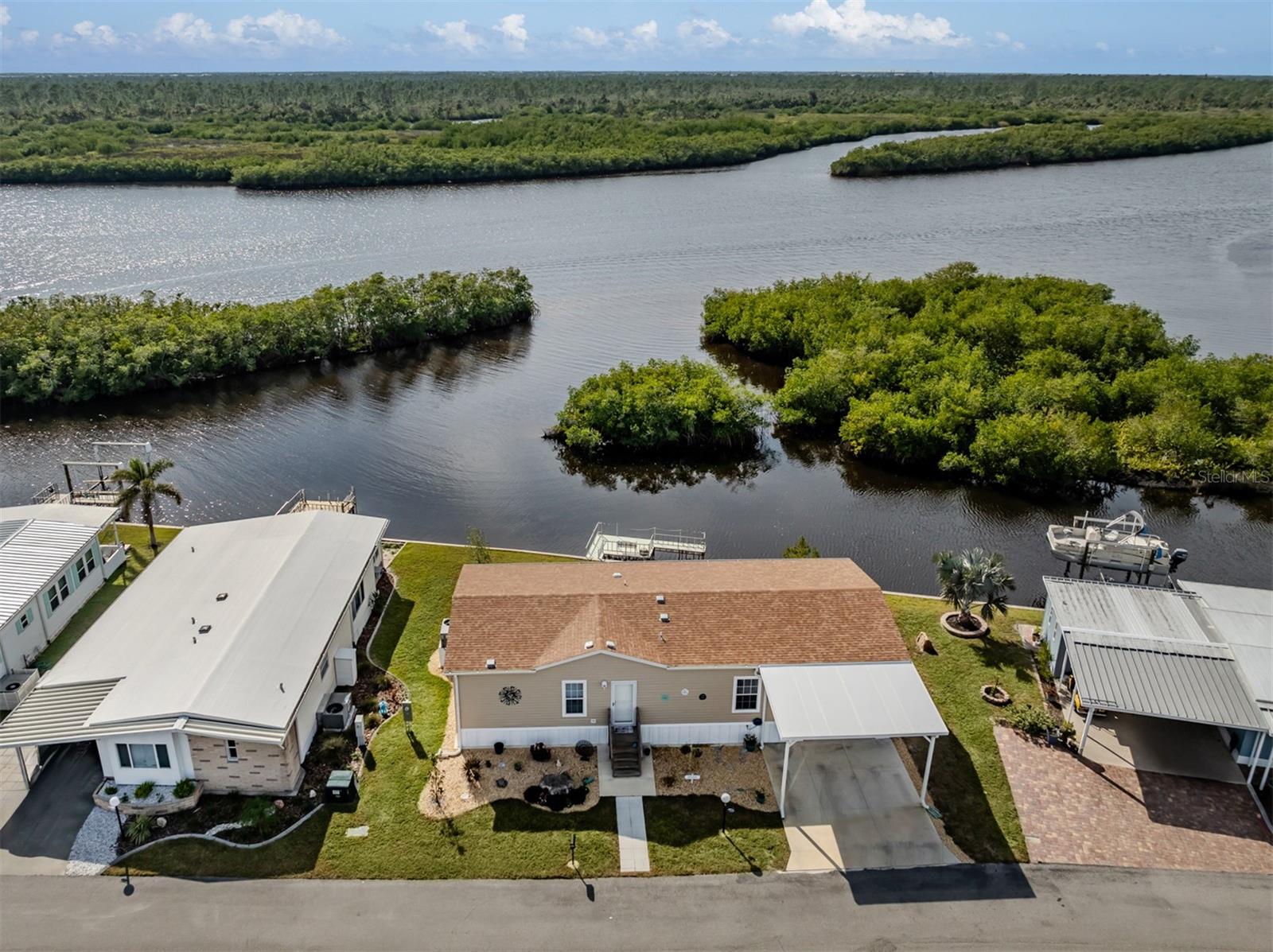 Photo 4 of 106 ISLAND POINT RD