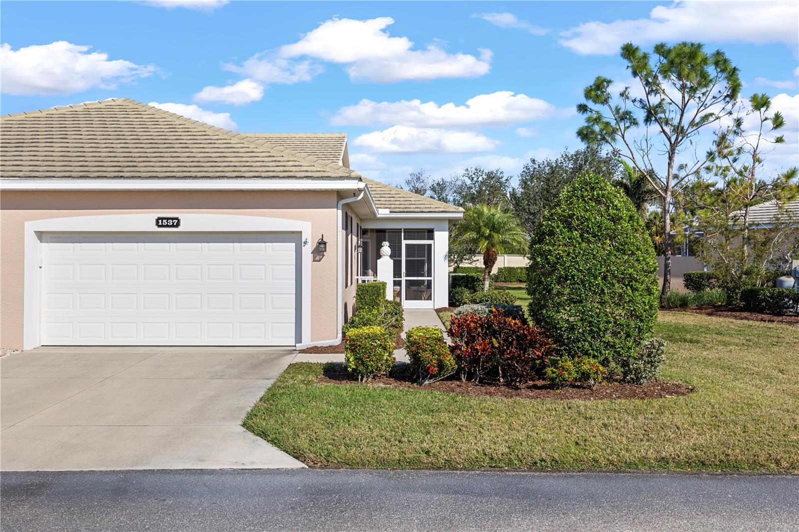 Photo of 1537 MONARCH DR
