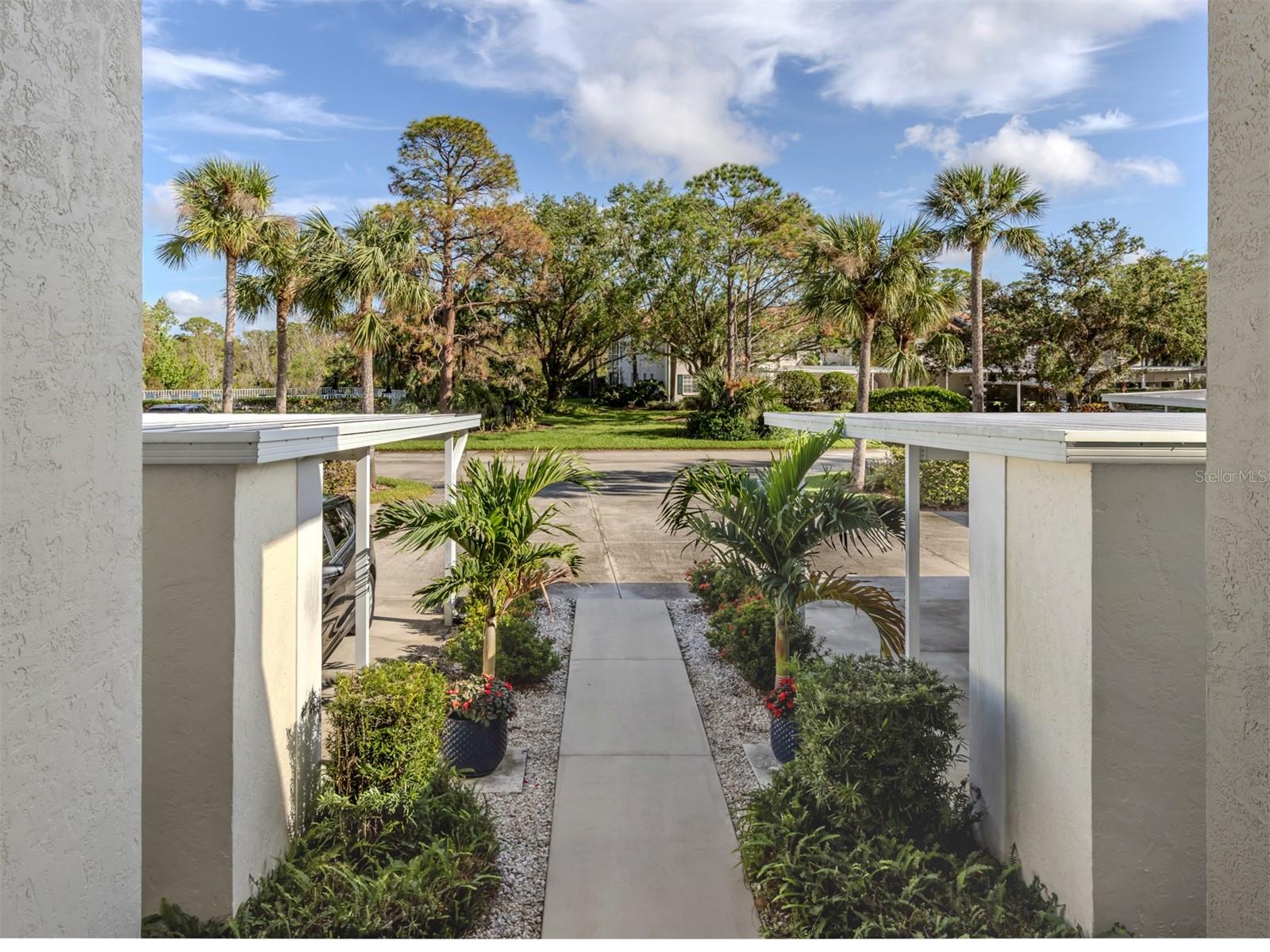Photo 4 of 805 MONTROSE DR #203