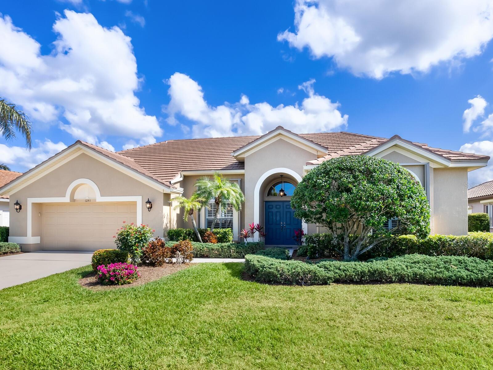 Photo of 1241 RESERVE DR