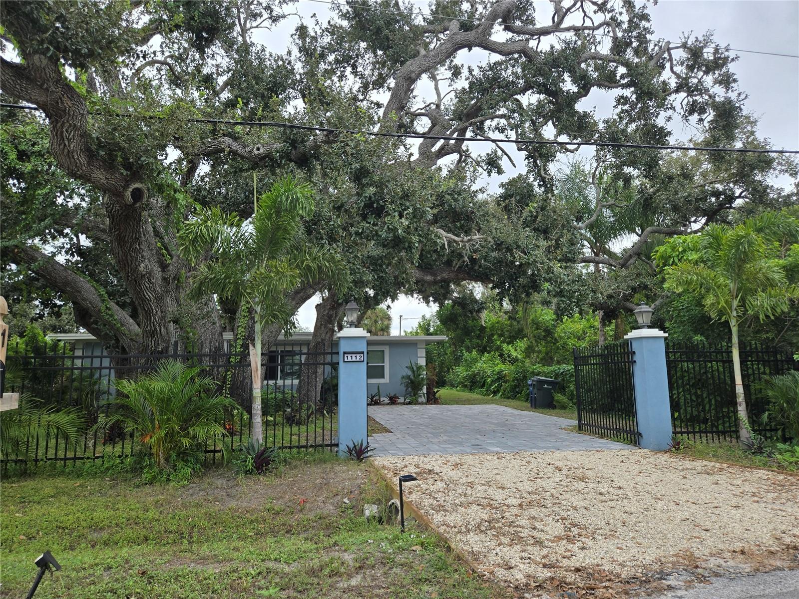 Photo 3 of 1112 SUNSET AVE