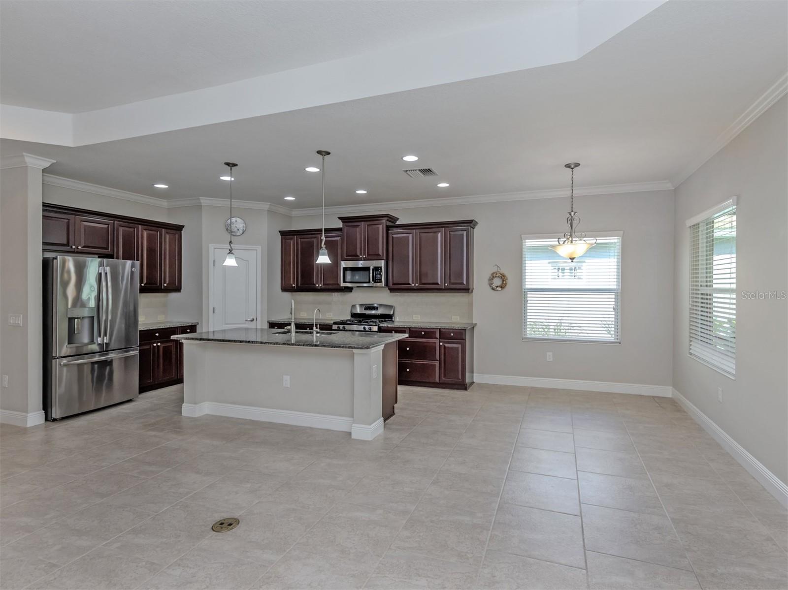 Photo 4 of 12240 STUART DR