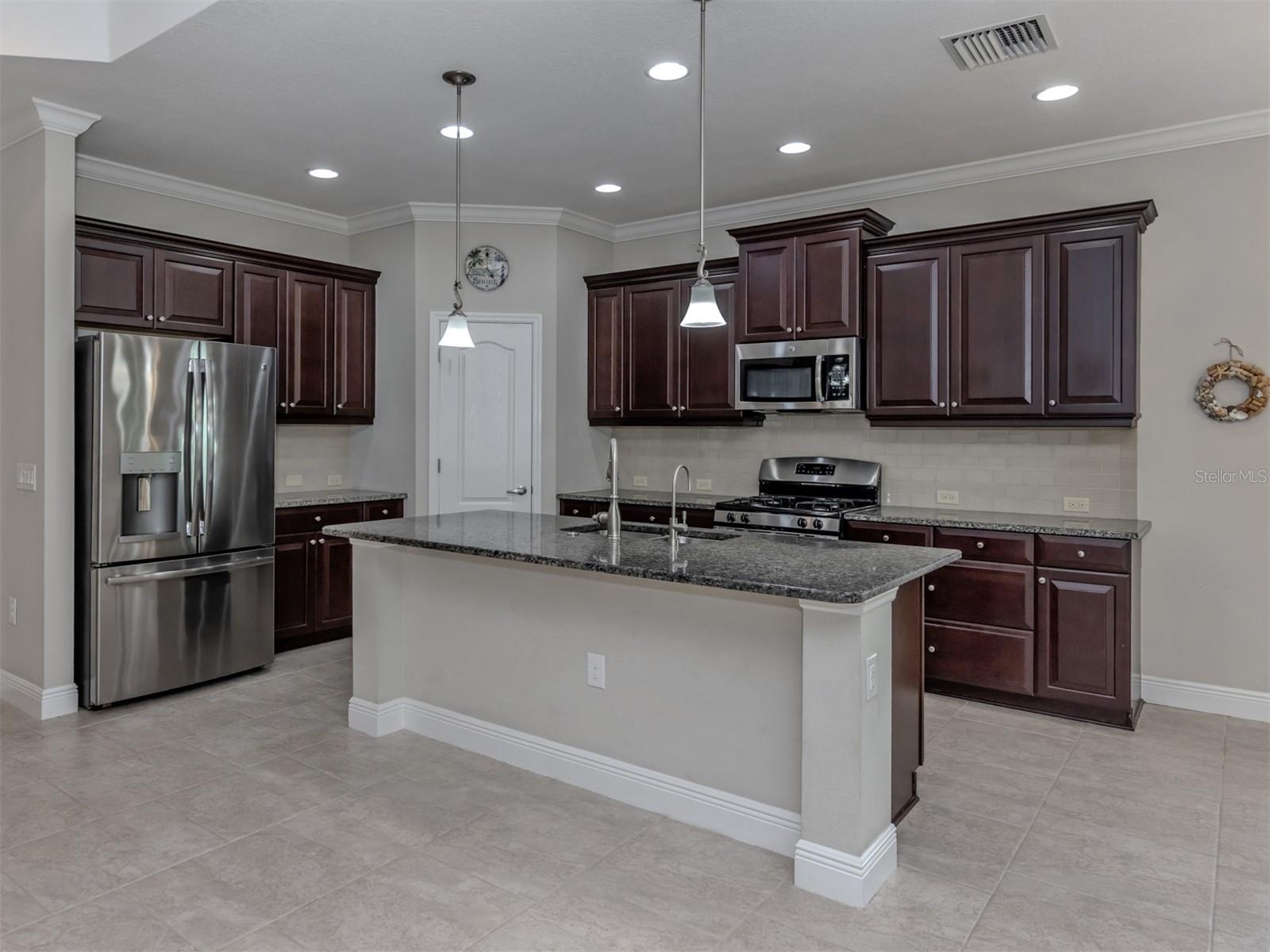 Photo 5 of 12240 STUART DR