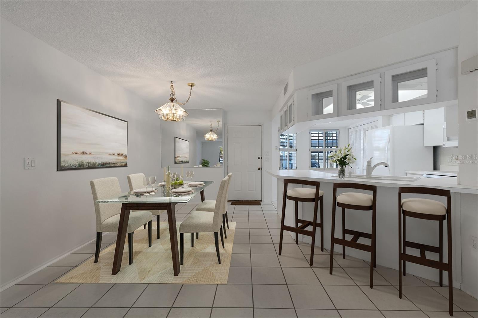 Photo 3 of 528 W VENICE AVE ## 1
