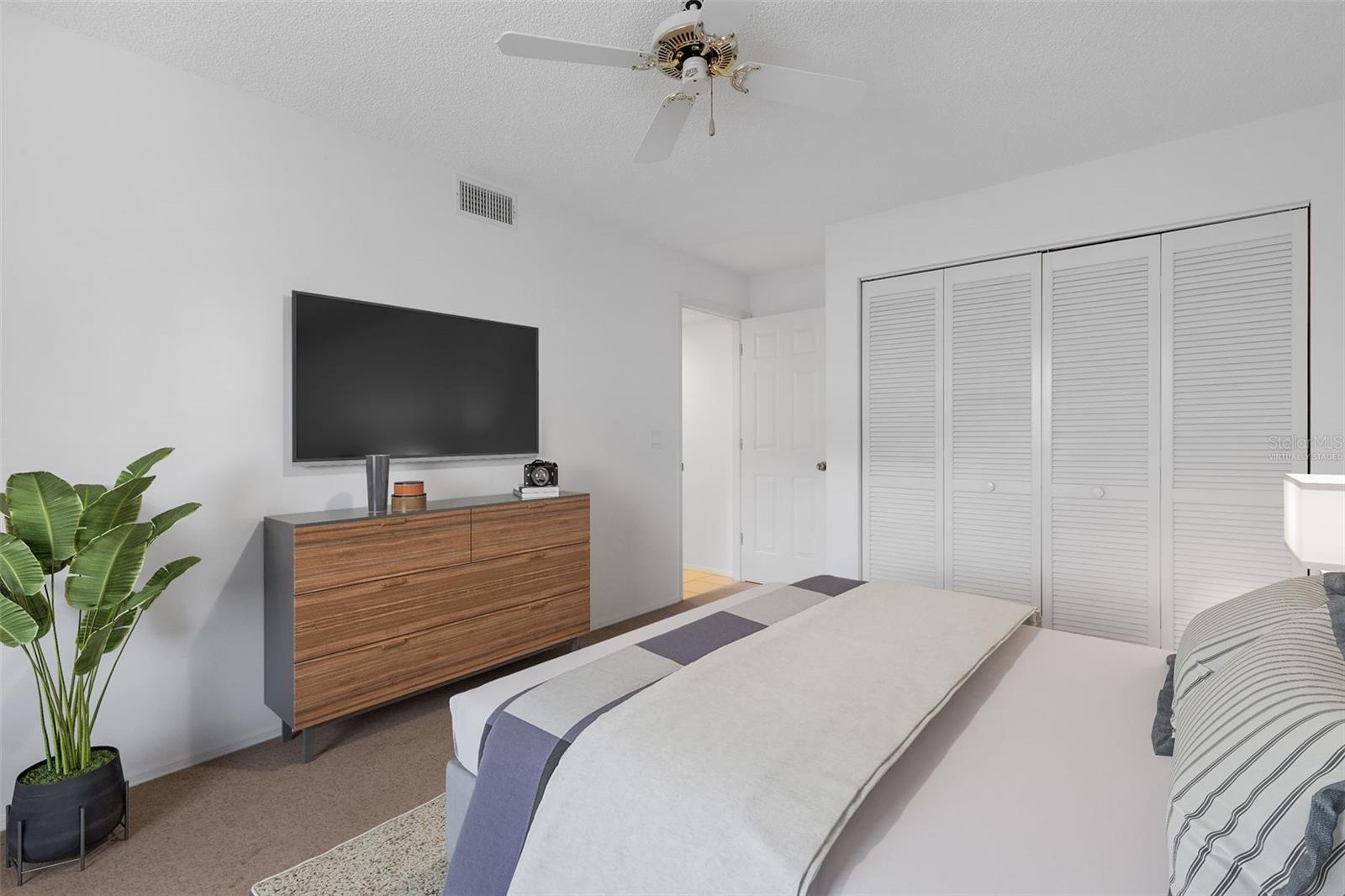 Photo 6 of 528 W VENICE AVE ## 1