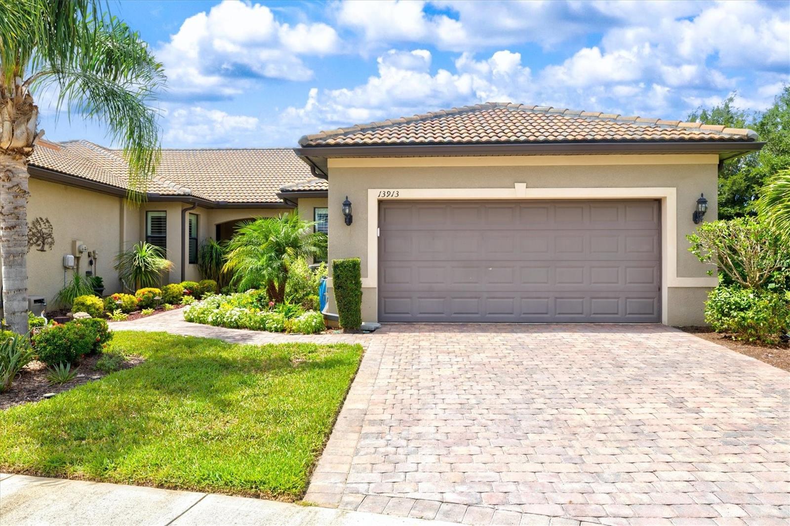 Photo 4 of 13913 ALAFAYA ST