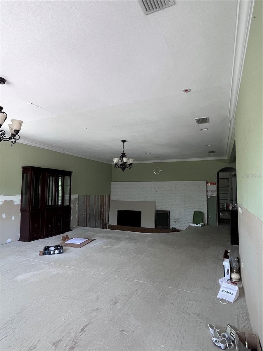 Photo 6 of 970 BRENTWOOD DR