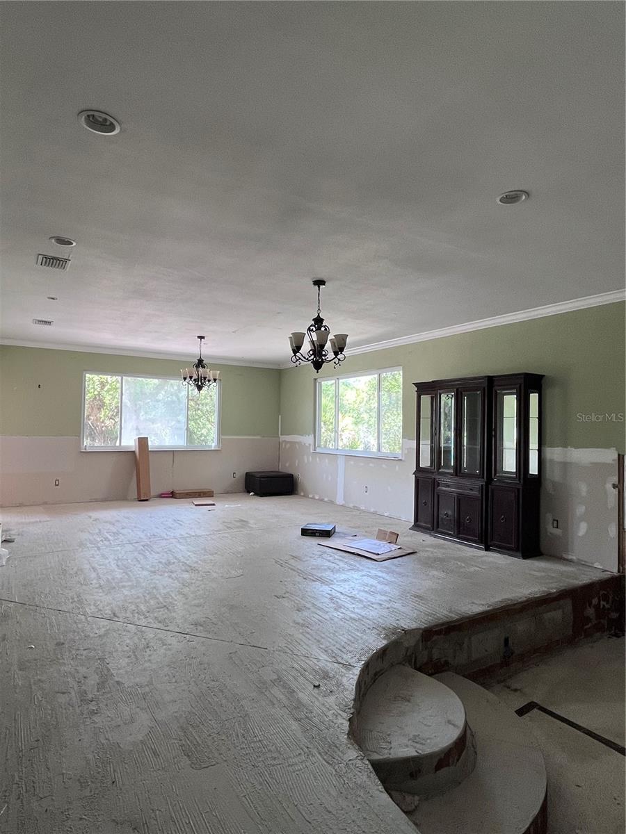 Photo 7 of 970 BRENTWOOD DR