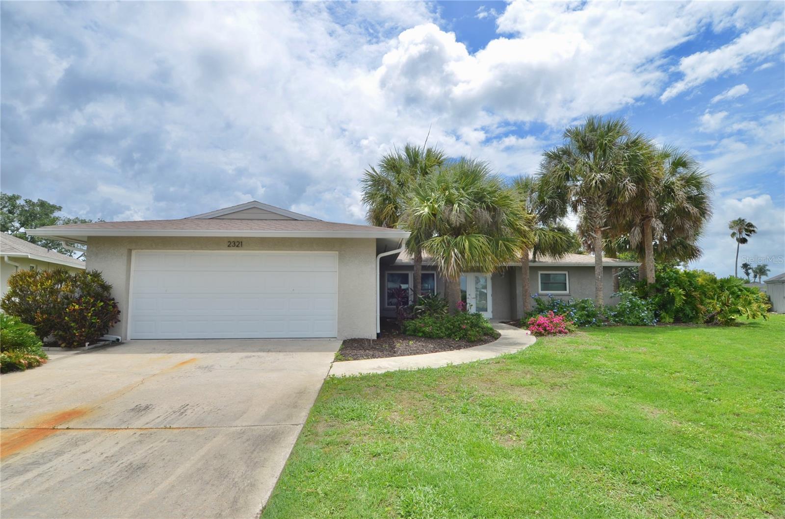Photo 3 of 2321 SANDLEWOOD DR