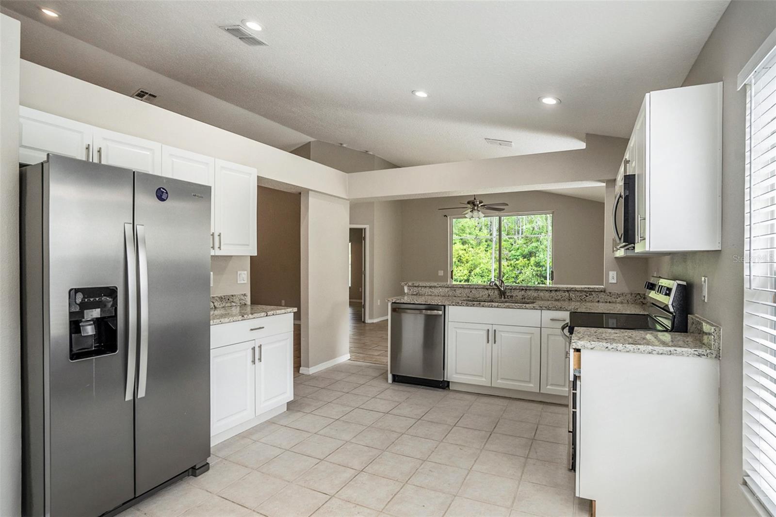Photo 4 of 31203 WRENCREST DR