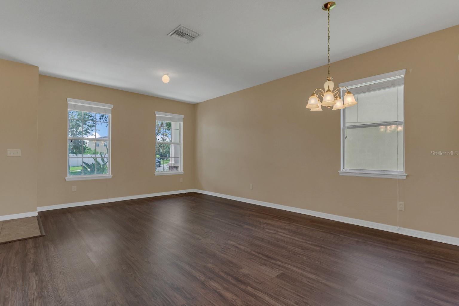 Photo 3 of 12302 FAIRLAWN DR