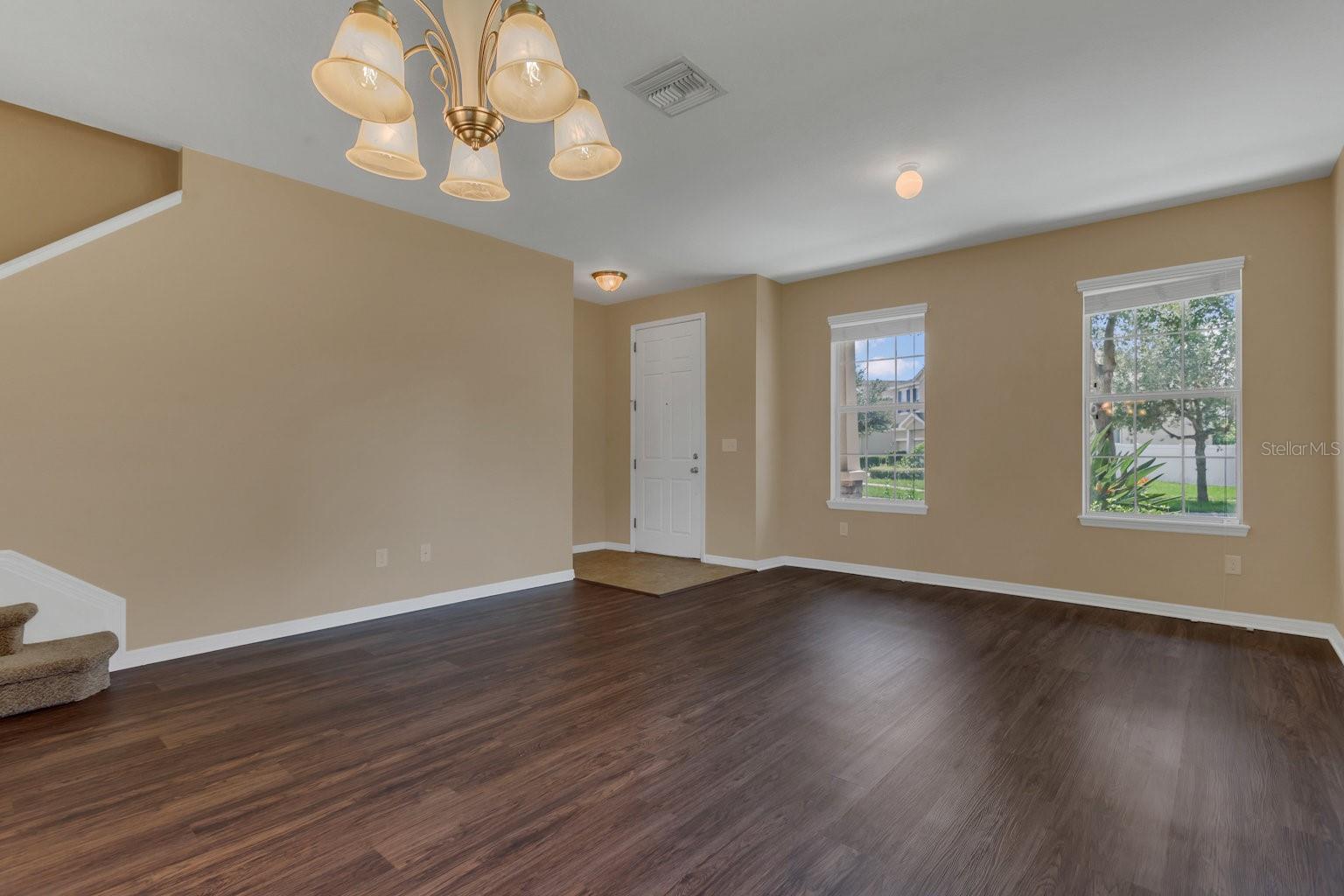 Photo 4 of 12302 FAIRLAWN DR