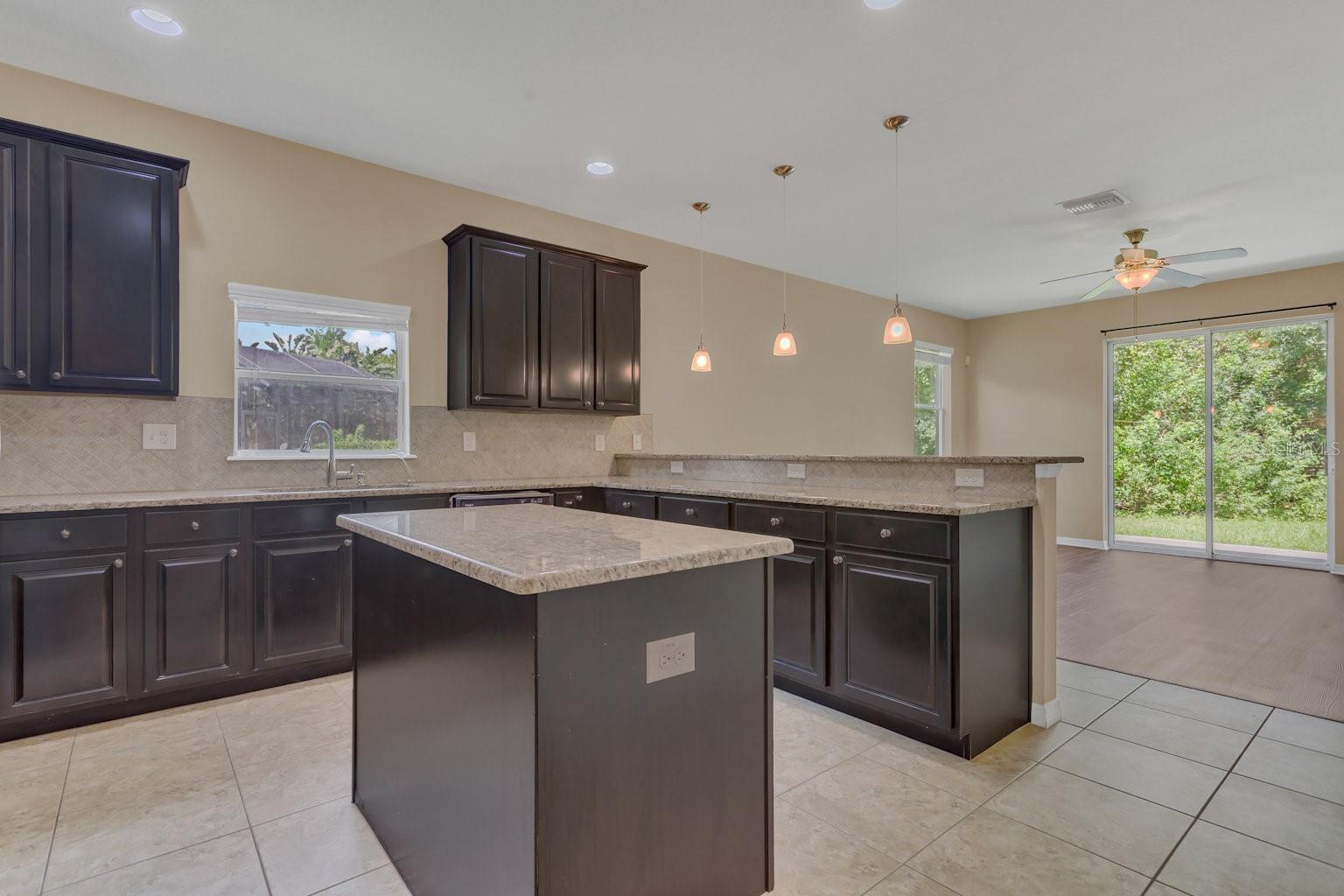 Photo 5 of 12302 FAIRLAWN DR