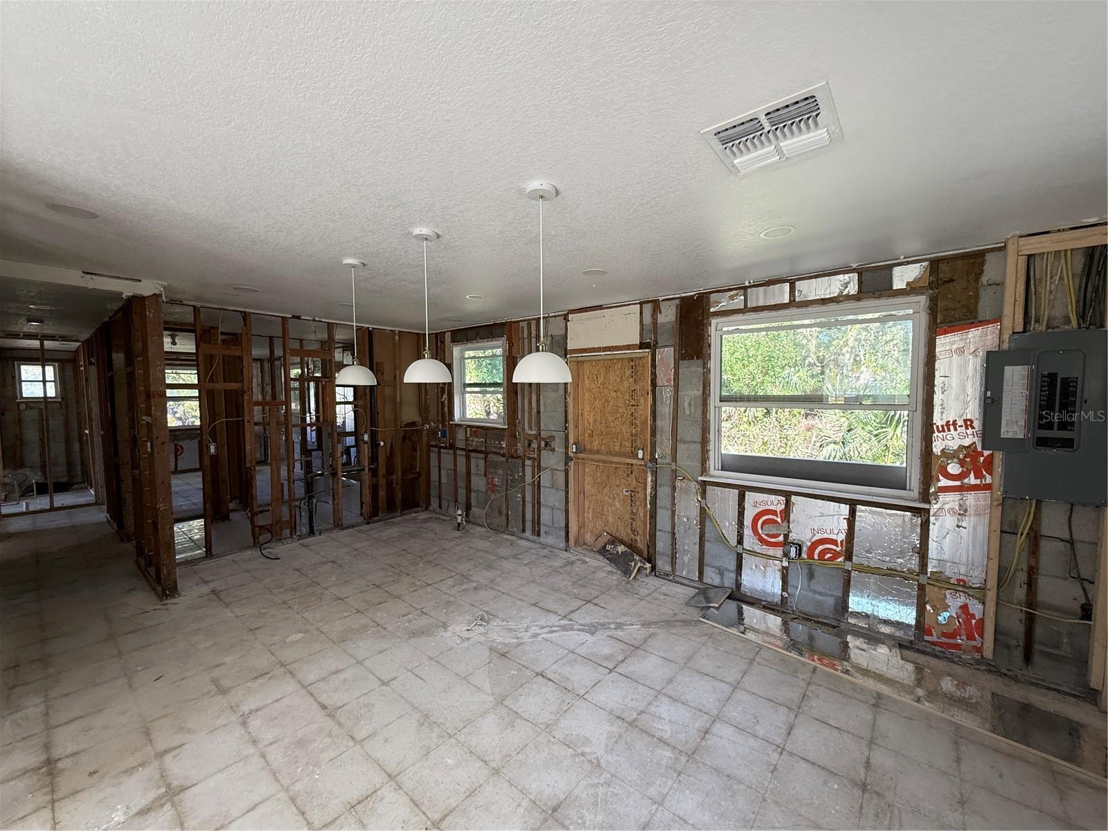 Photo 3 of 18839 ARIPEKA RD