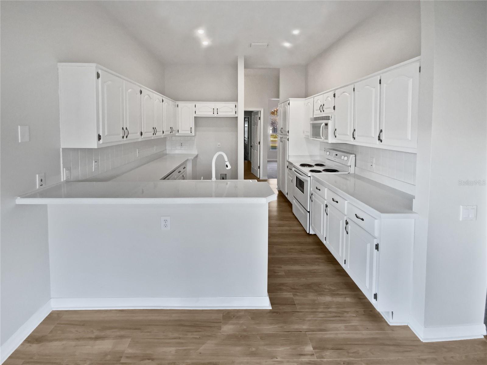 Photo 7 of 6844 NORTHLAKE DR