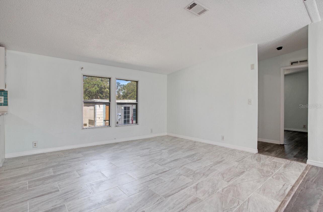 Photo 4 of 12208 GLENHILL DR