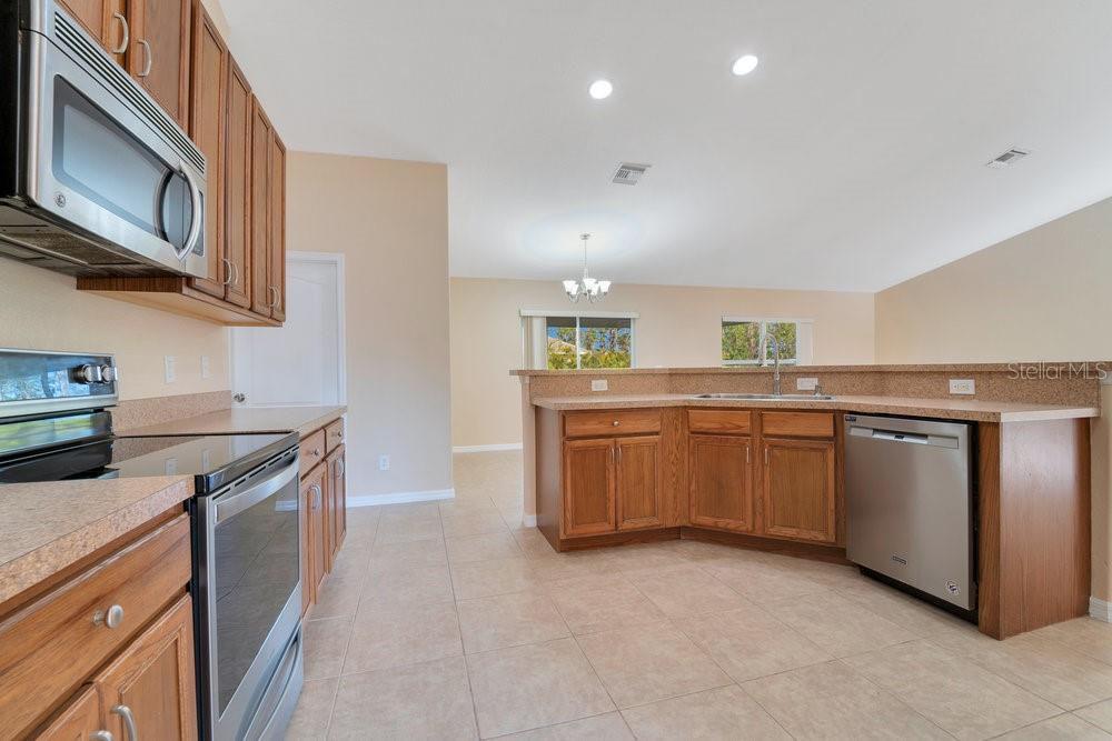 Photo 4 of 14248 SALVATIERRA LN