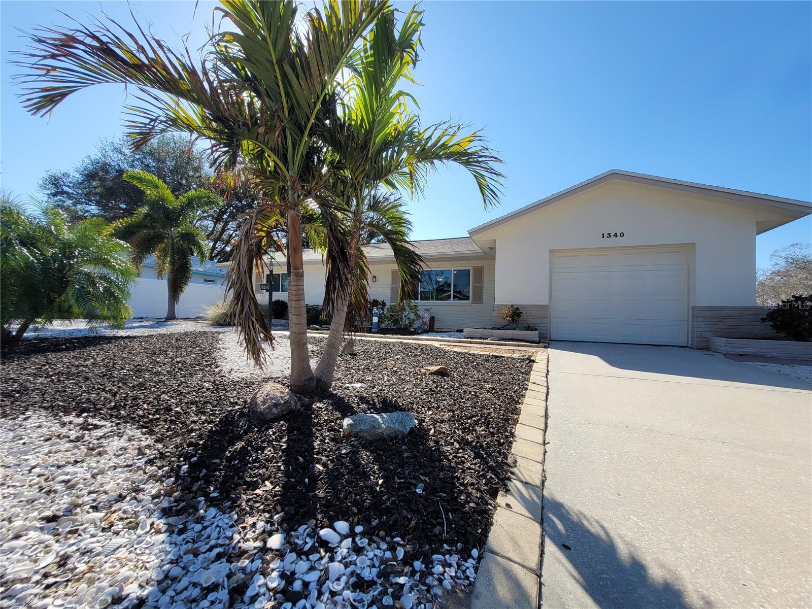 Photo of 1340 OAKBROOK DR