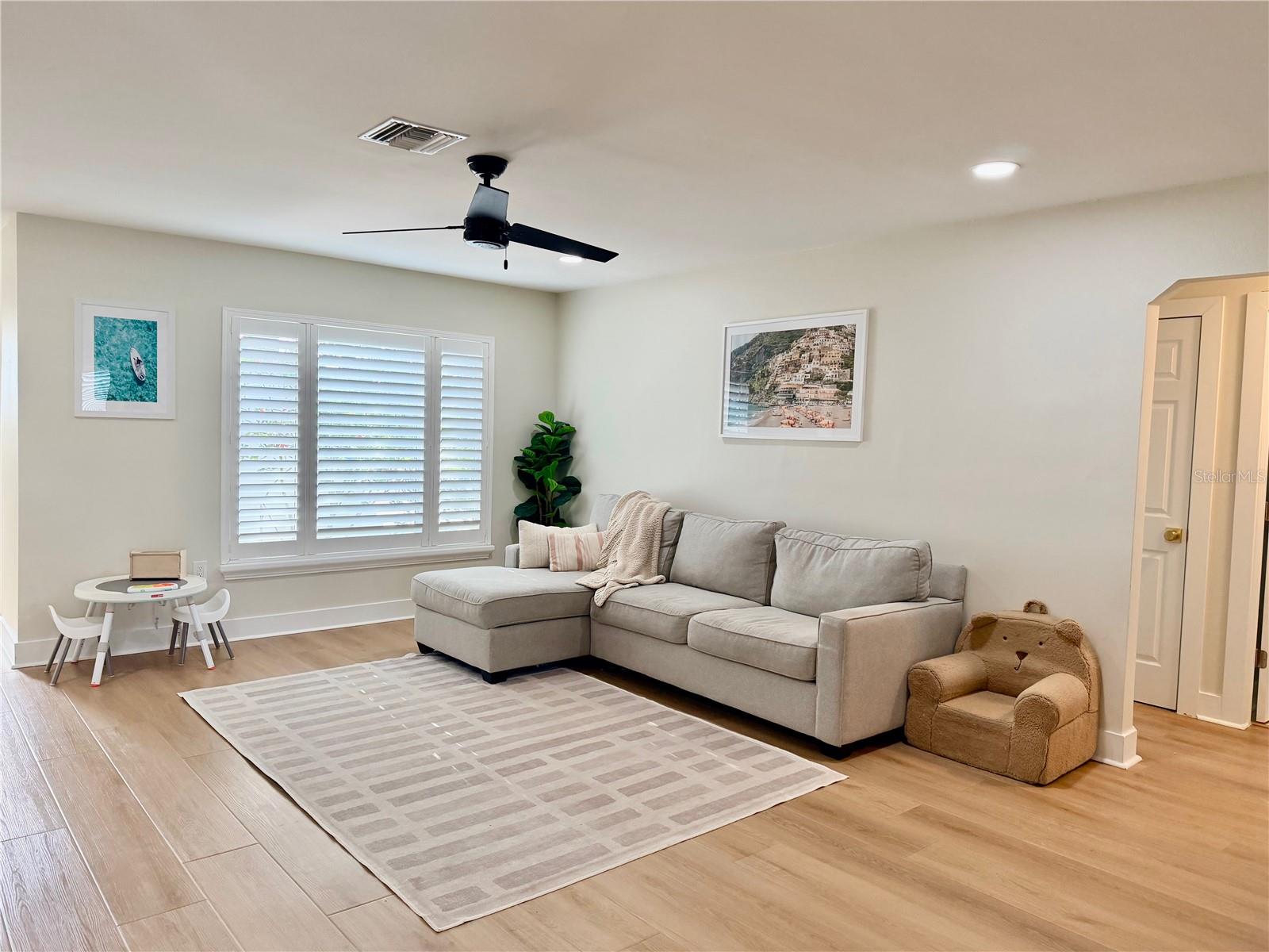 Photo 5 of 6073 TANGLEWOOD DR NE