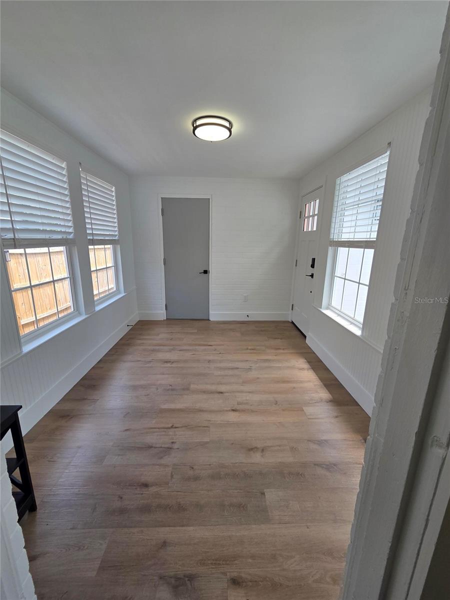 Photo 6 of 4016 9TH AVE N