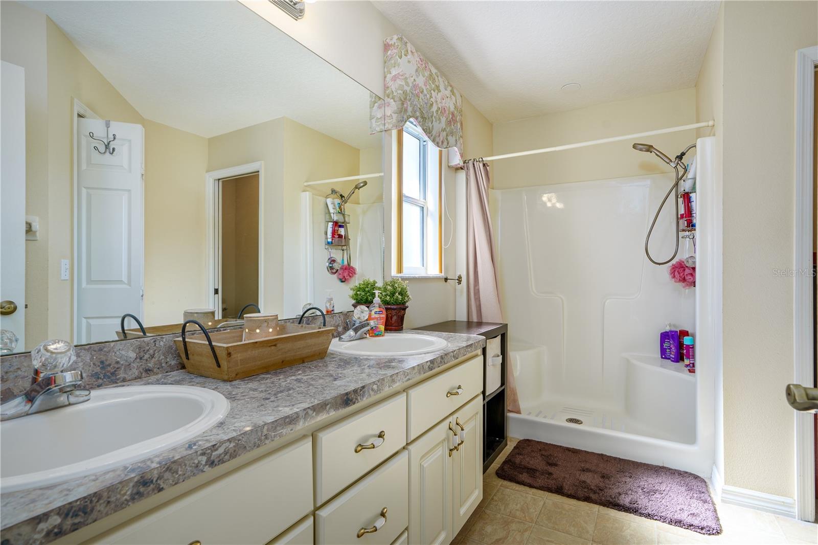 Photo 5 of 1356 N TIMUCUAN TRL