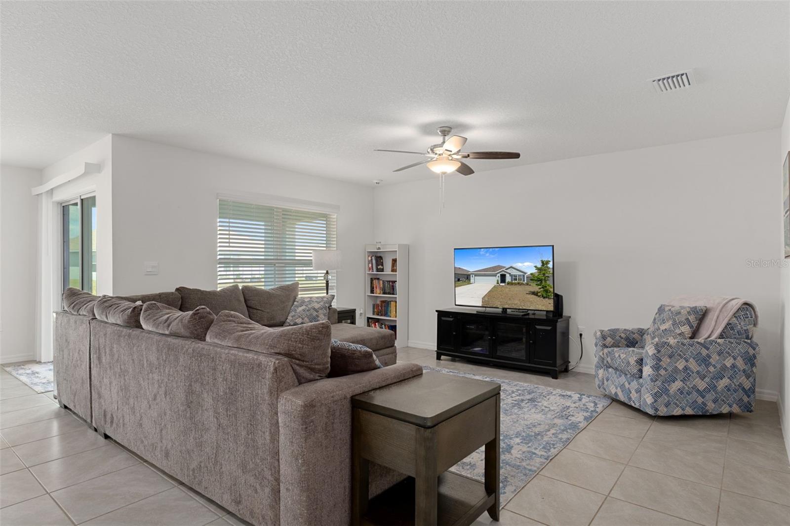 Photo 5 of 477 W FAIRWAYS VIEW DR