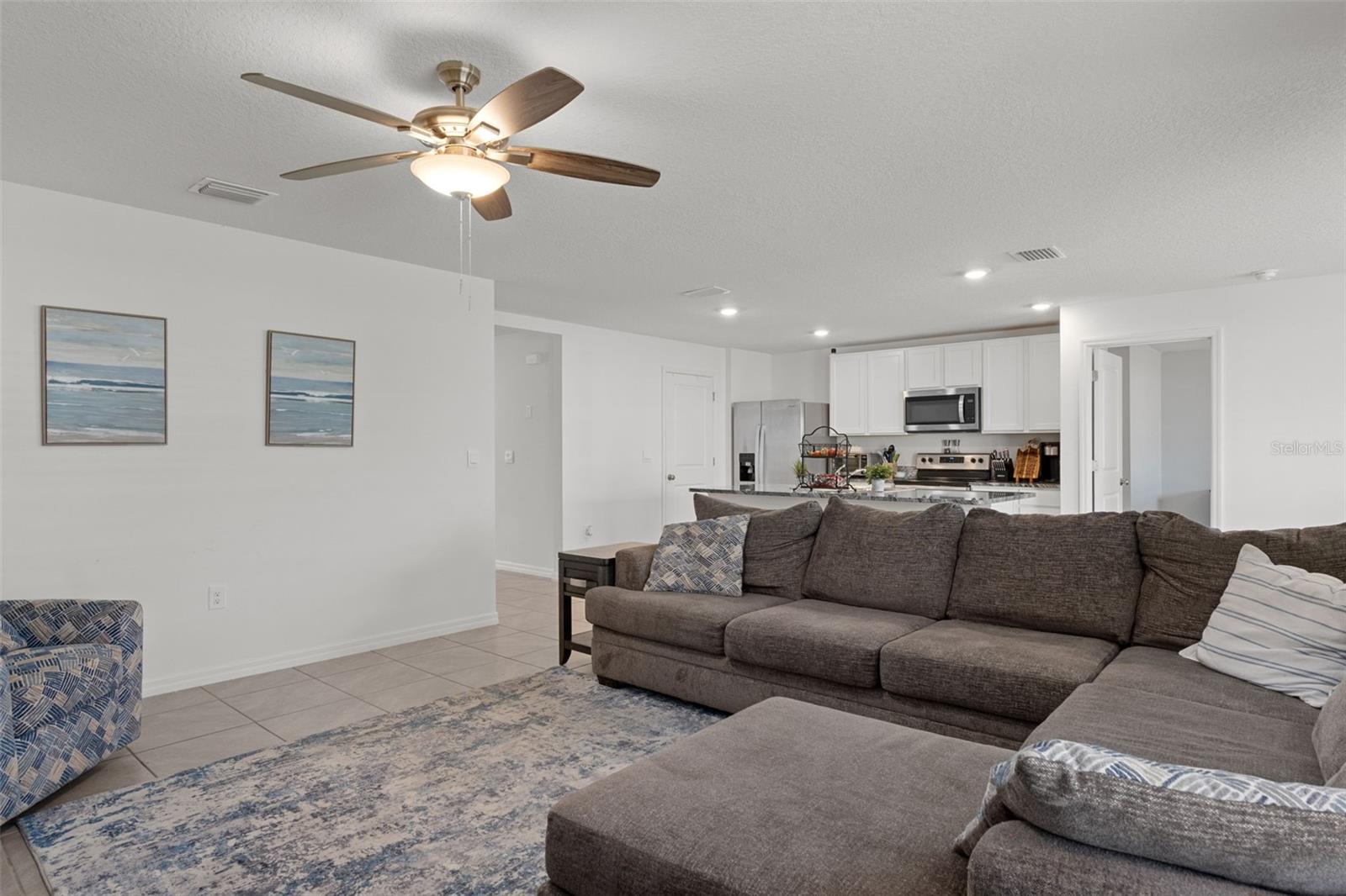 Photo 6 of 477 W FAIRWAYS VIEW DR