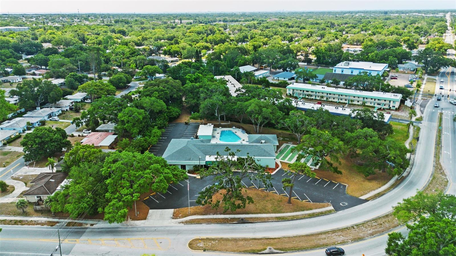 Photo 2 of 2047 GREENBRIAR BLVD