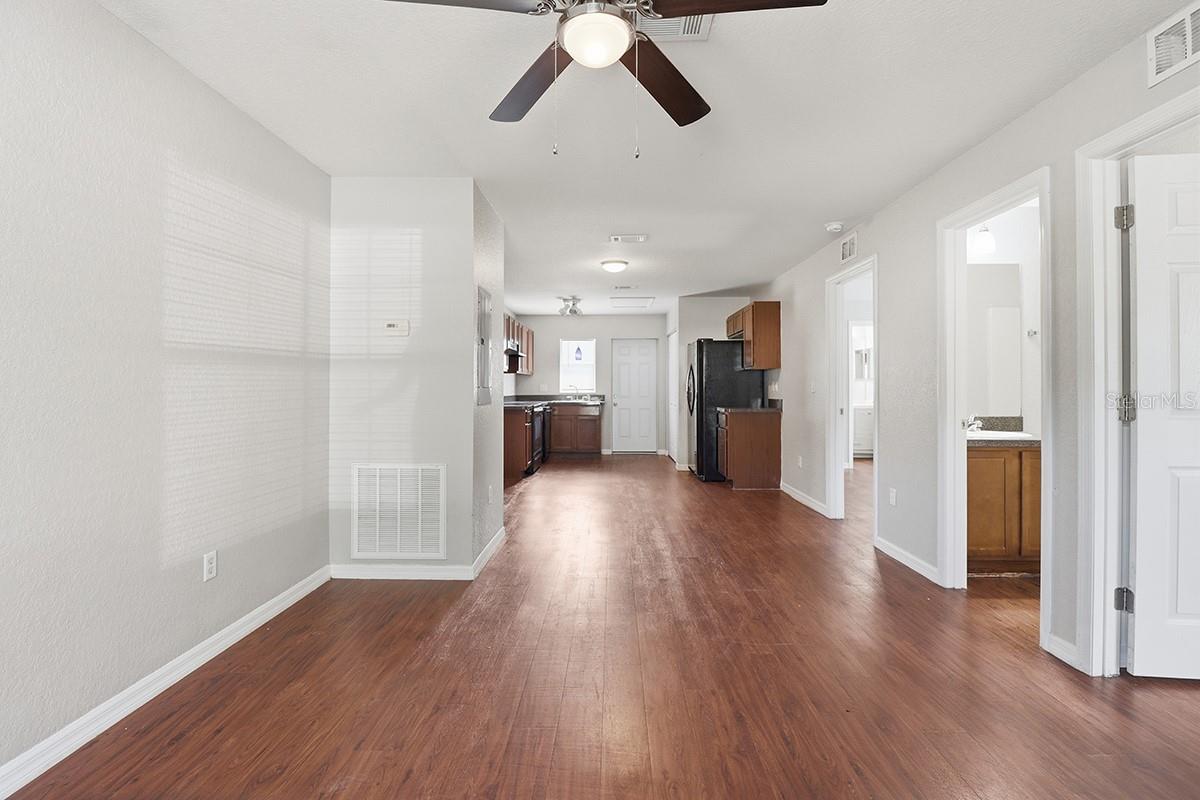 Photo 6 of 9271 N PEACHTREE WAY
