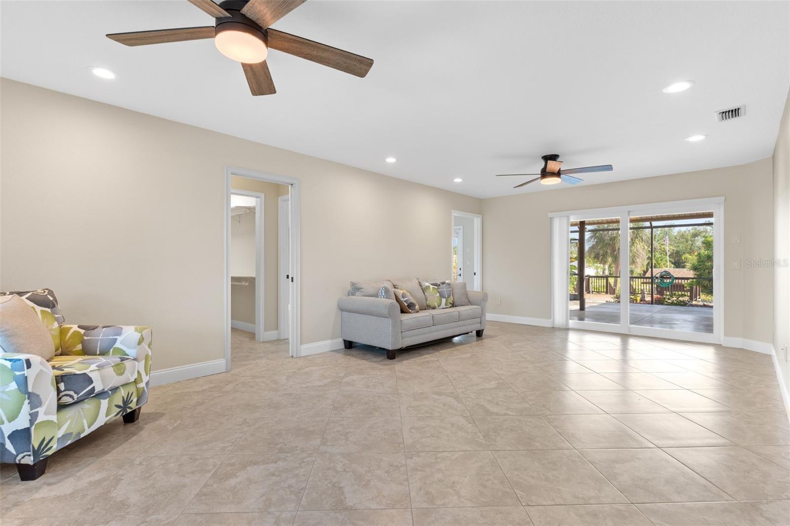 Photo 6 of 2558 OBERON RD