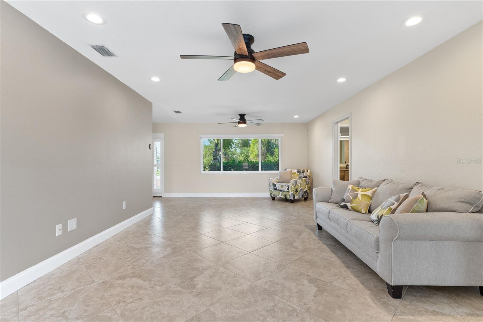 Photo 7 of 2558 OBERON RD