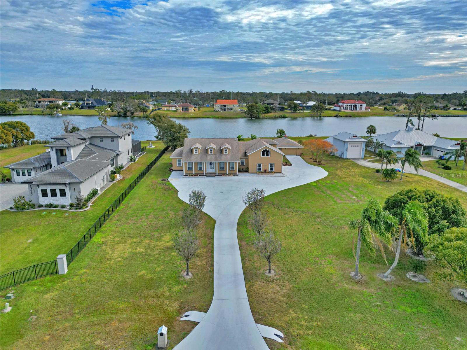 Photo of 13033 MCINTOSH LAKES LN