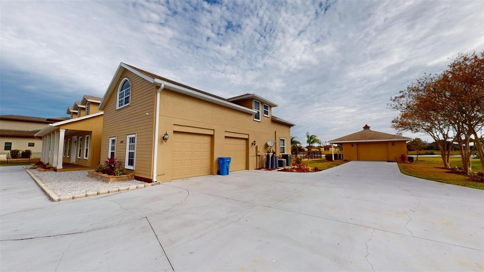 Photo 4 of 13033 MCINTOSH LAKES LN