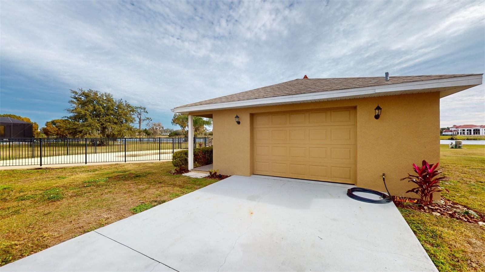 Photo 5 of 13033 MCINTOSH LAKES LN