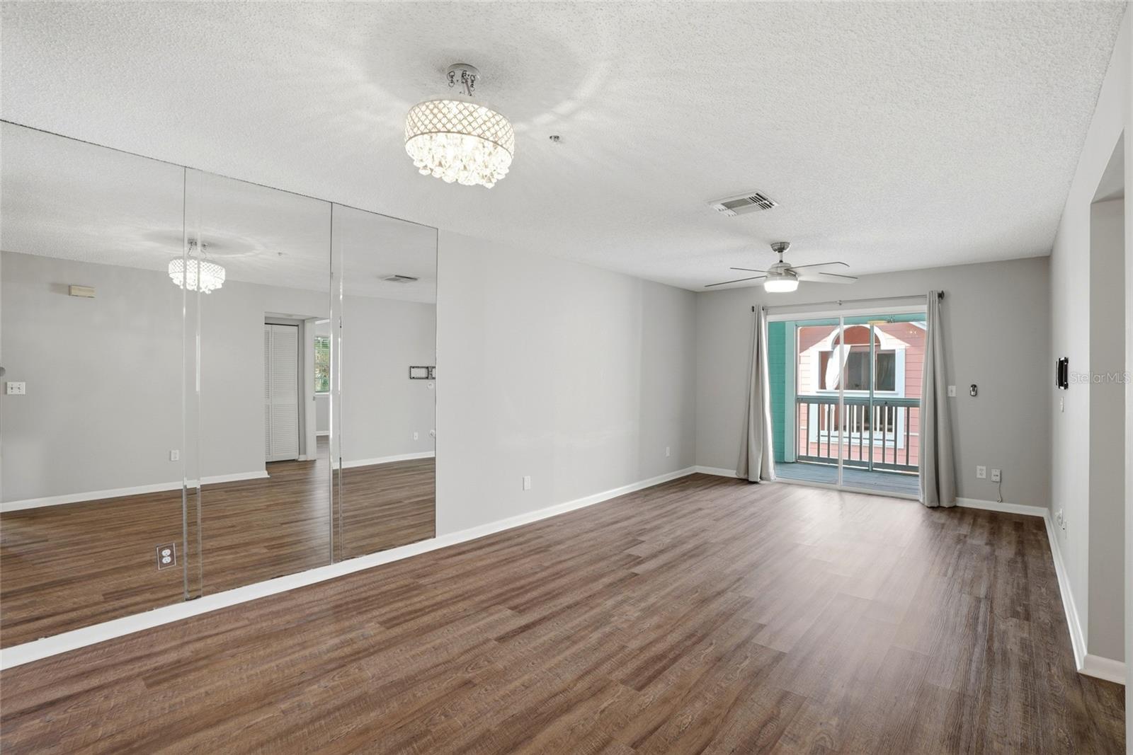 Photo 6 of 3002 W CLEVELAND ST #B8