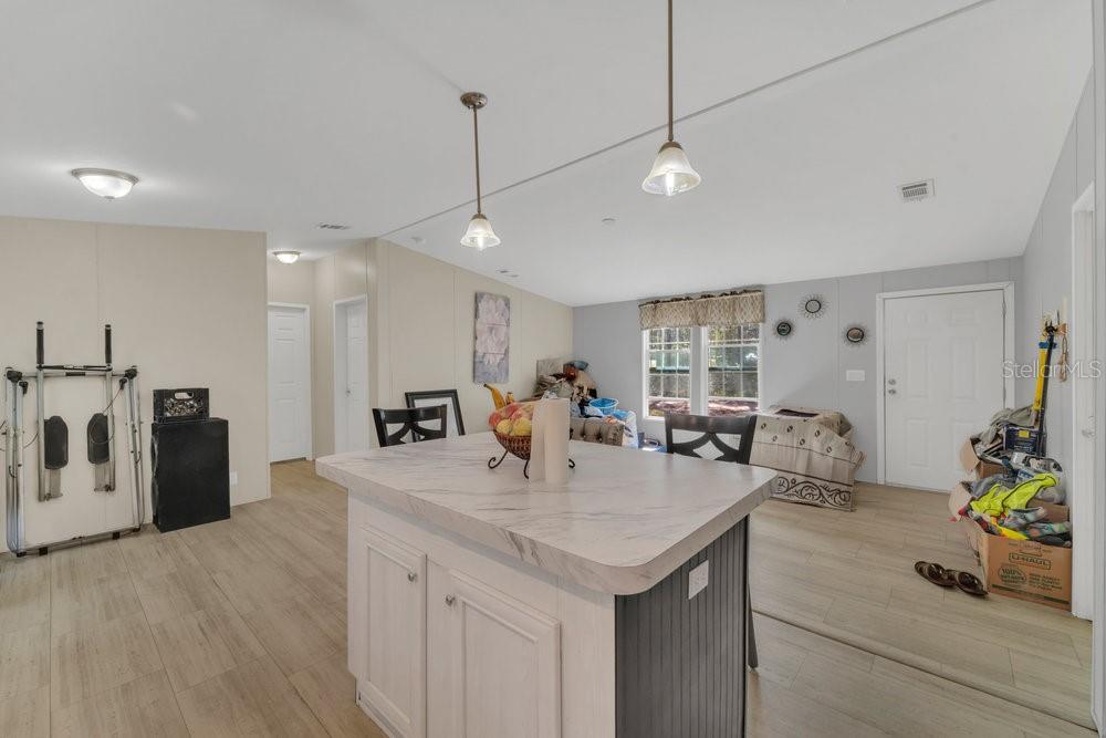 Photo 4 of 13107 TEXEL AVE