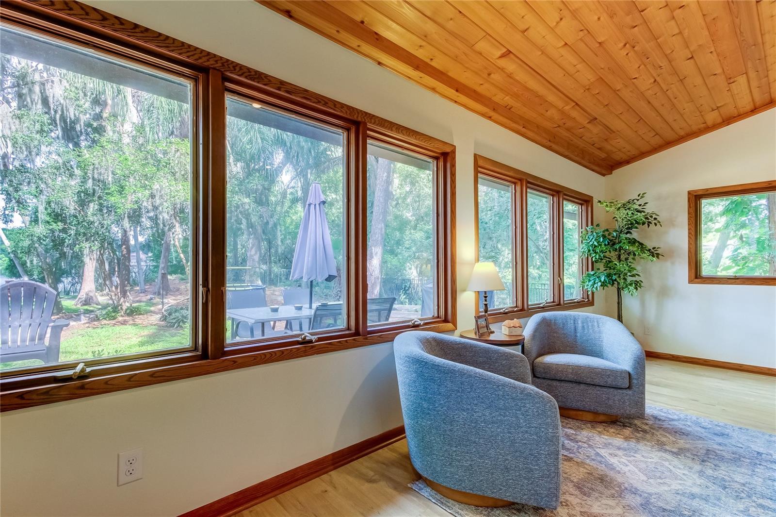 Photo 5 of 17210 ORANGEWOOD DR
