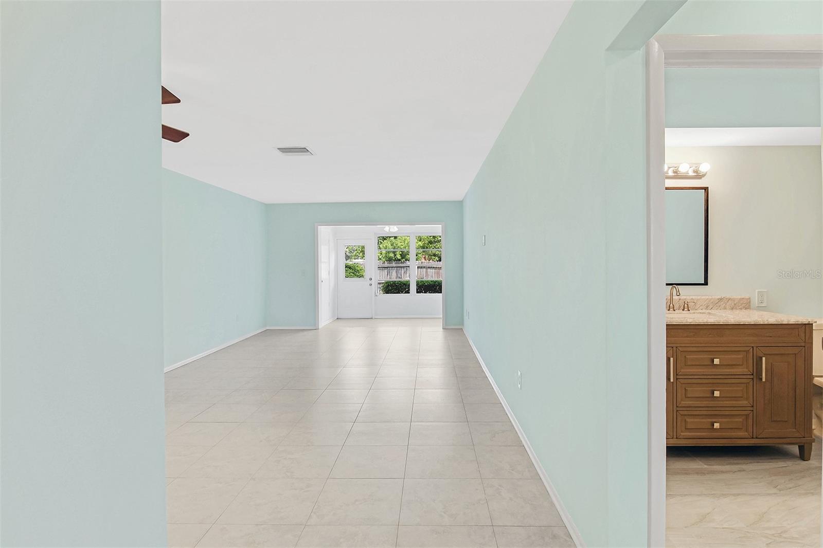 Photo 6 of 1466 NORMANDY PARK DR #4
