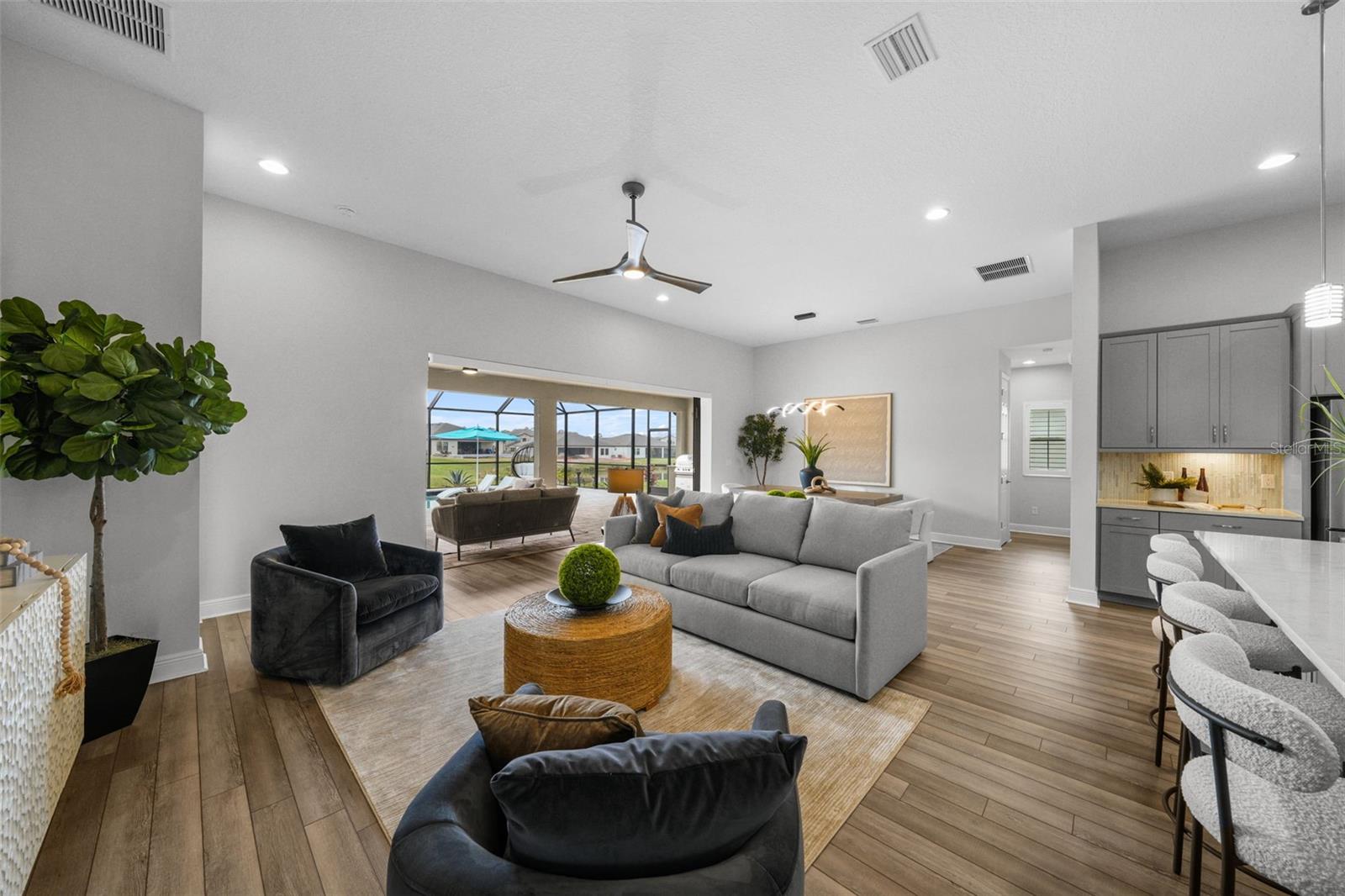 Photo 6 of 9120 WARM SPRINGS CIR