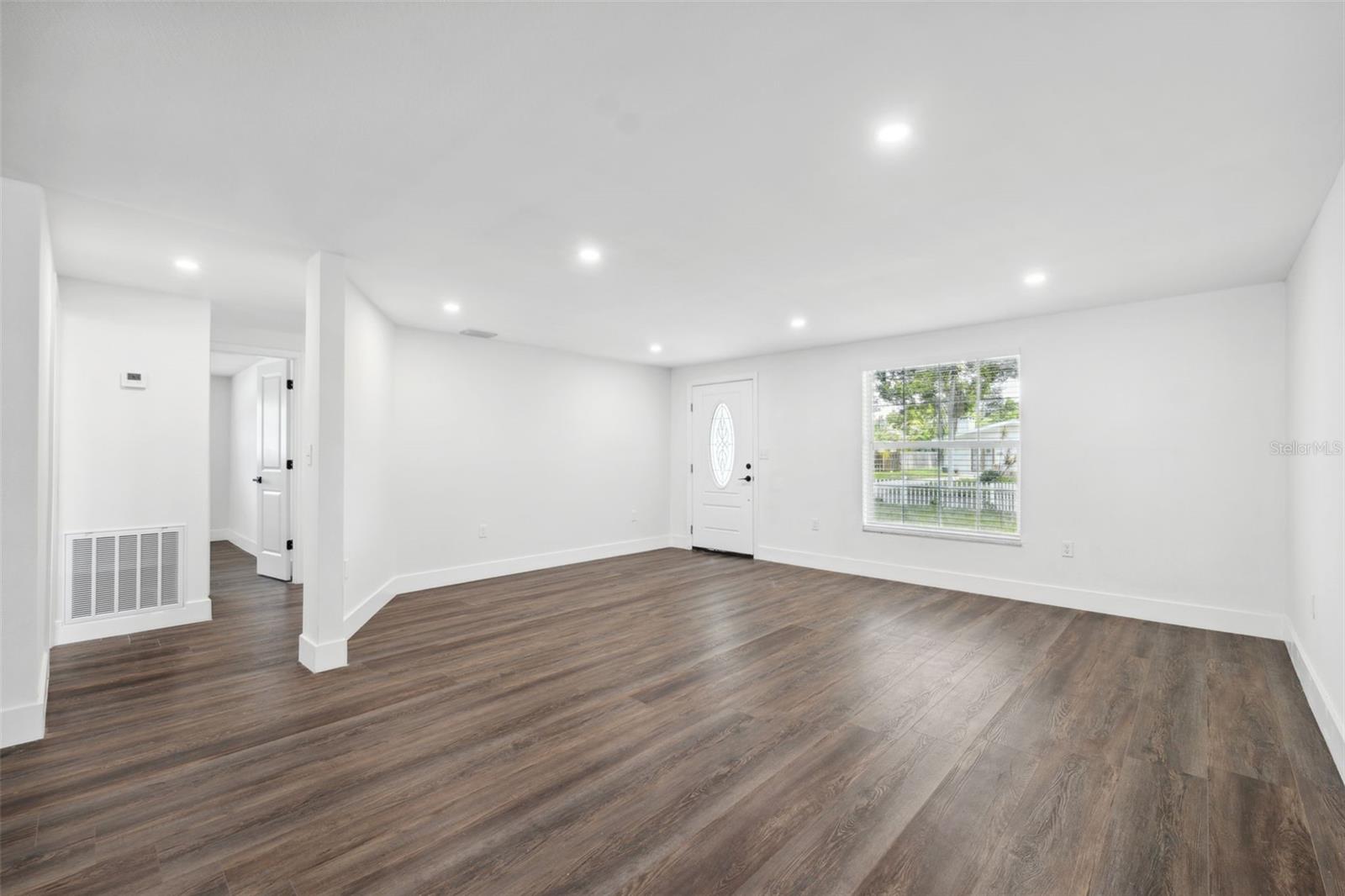 Photo 5 of 616 FONTANA LN