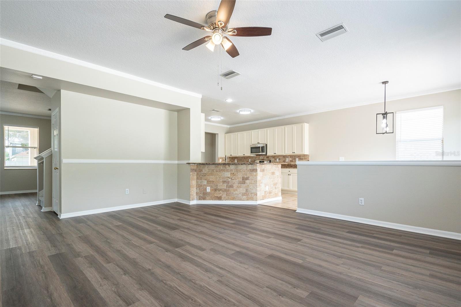 Photo 5 of 1706 ATLANTIC DR