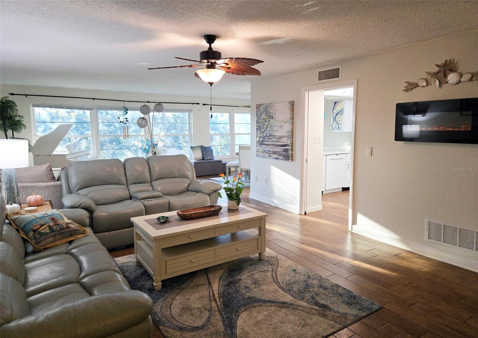 Photo 6 of 225 COUNTRY CLUB DR #C 327